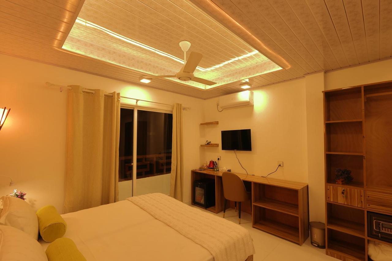 Batuta Maldives Fourson Hotel Thulusdhoo Kültér fotó