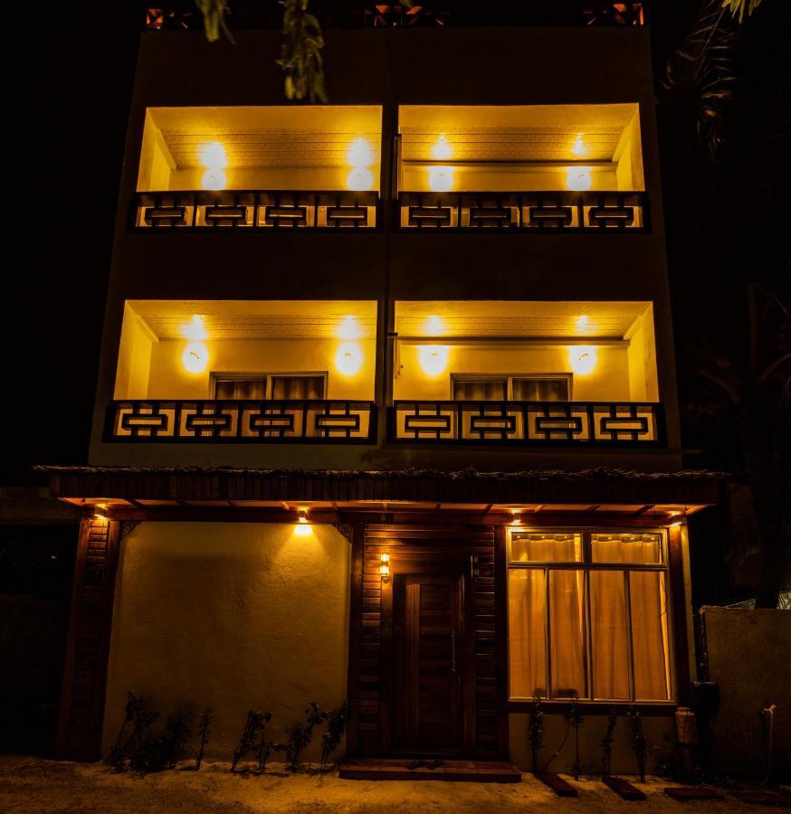 Batuta Maldives Fourson Hotel Thulusdhoo Kültér fotó