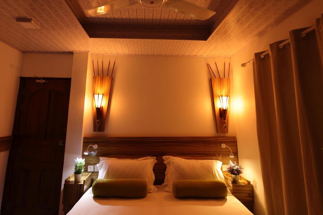 Batuta Maldives Fourson Hotel Thulusdhoo Kültér fotó