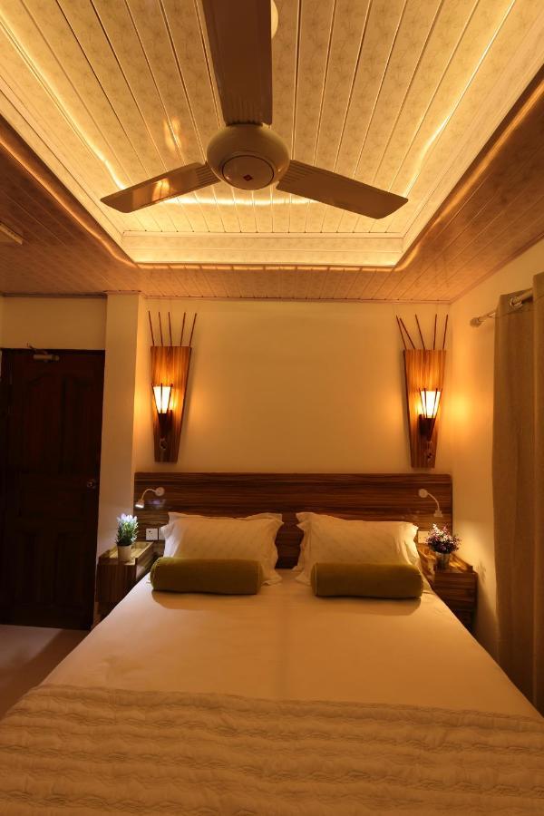Batuta Maldives Fourson Hotel Thulusdhoo Kültér fotó
