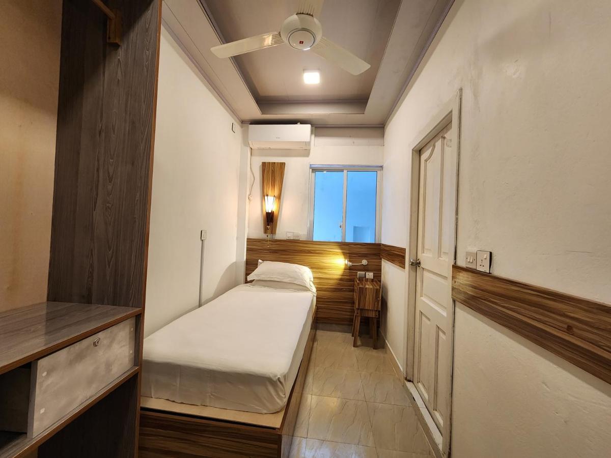 Batuta Maldives Fourson Hotel Thulusdhoo Kültér fotó