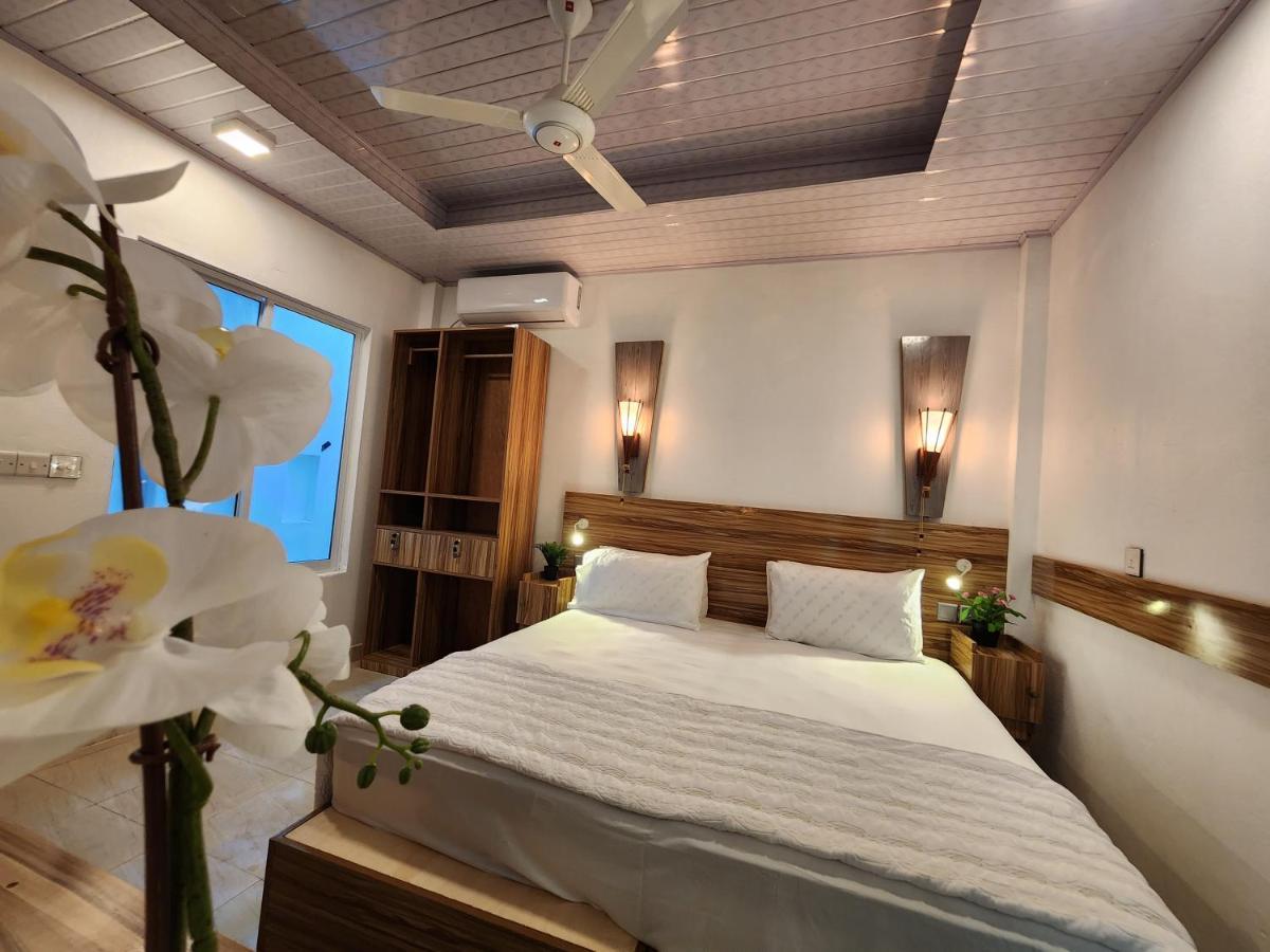Batuta Maldives Fourson Hotel Thulusdhoo Kültér fotó