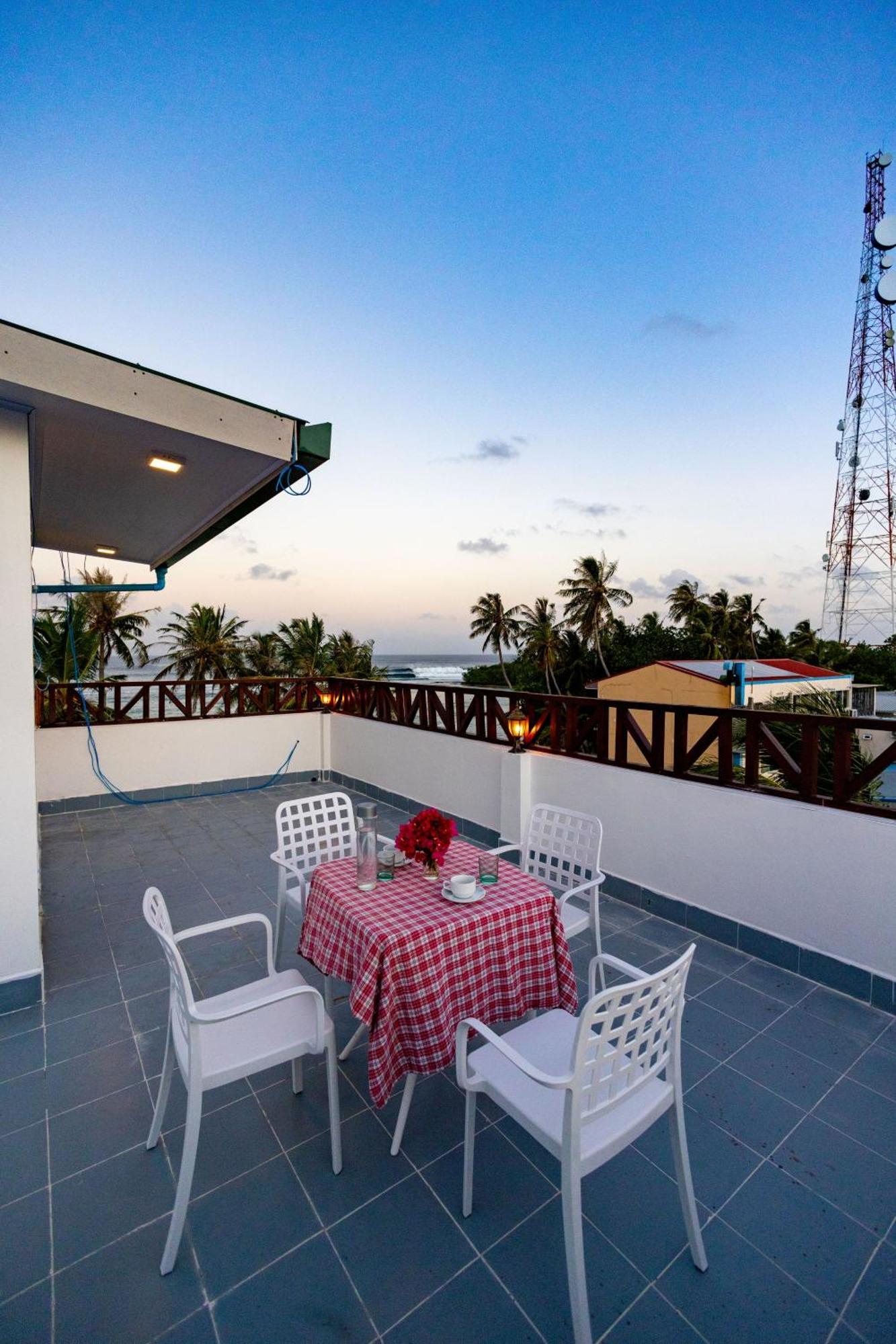 Batuta Maldives Fourson Hotel Thulusdhoo Kültér fotó