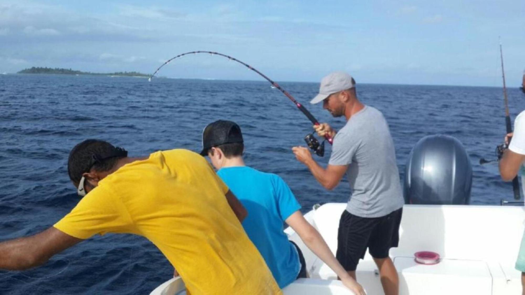Batuta Maldives Fourson Hotel Thulusdhoo Kültér fotó