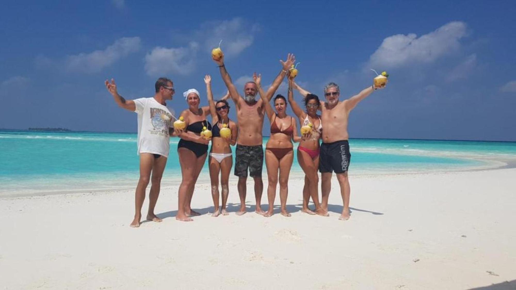Batuta Maldives Fourson Hotel Thulusdhoo Kültér fotó