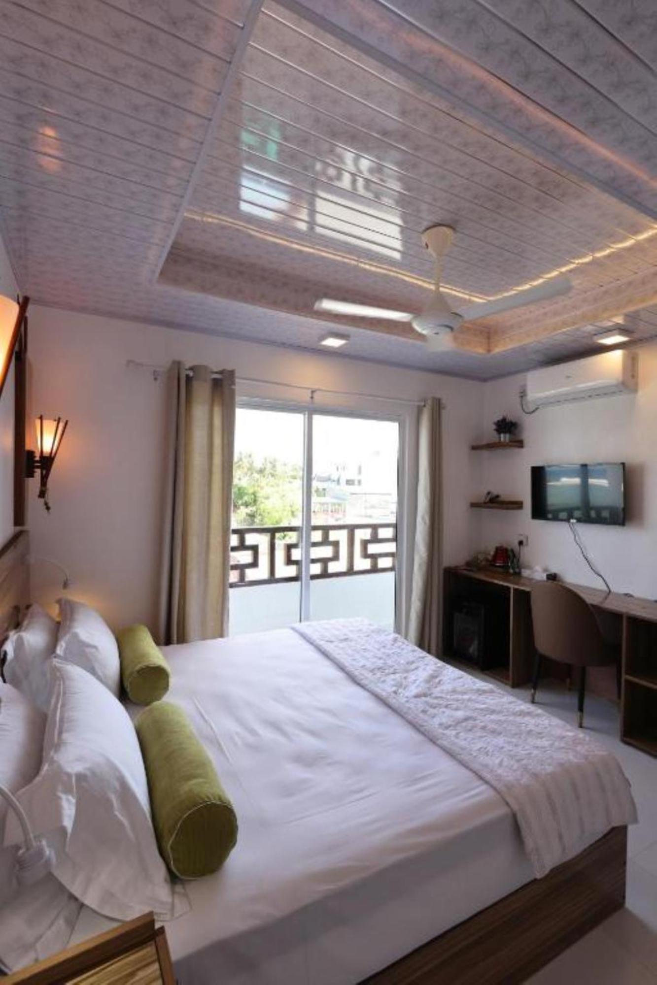 Batuta Maldives Fourson Hotel Thulusdhoo Szoba fotó